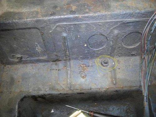 Questo, invece, è la stessa piastra / perno lato Sx, ....integro!