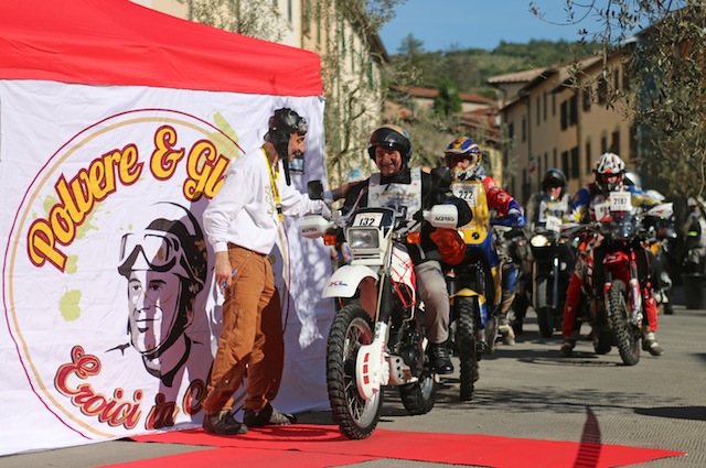 Alla partenza da Gaiole : tutto è ancora pulito e lucente...