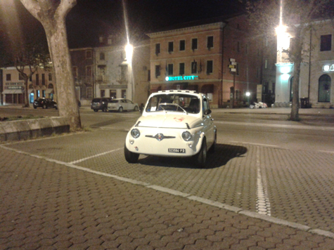 Eccola in vesti notturne